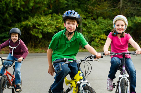 Customized children's helmets: escort your child's safety and style